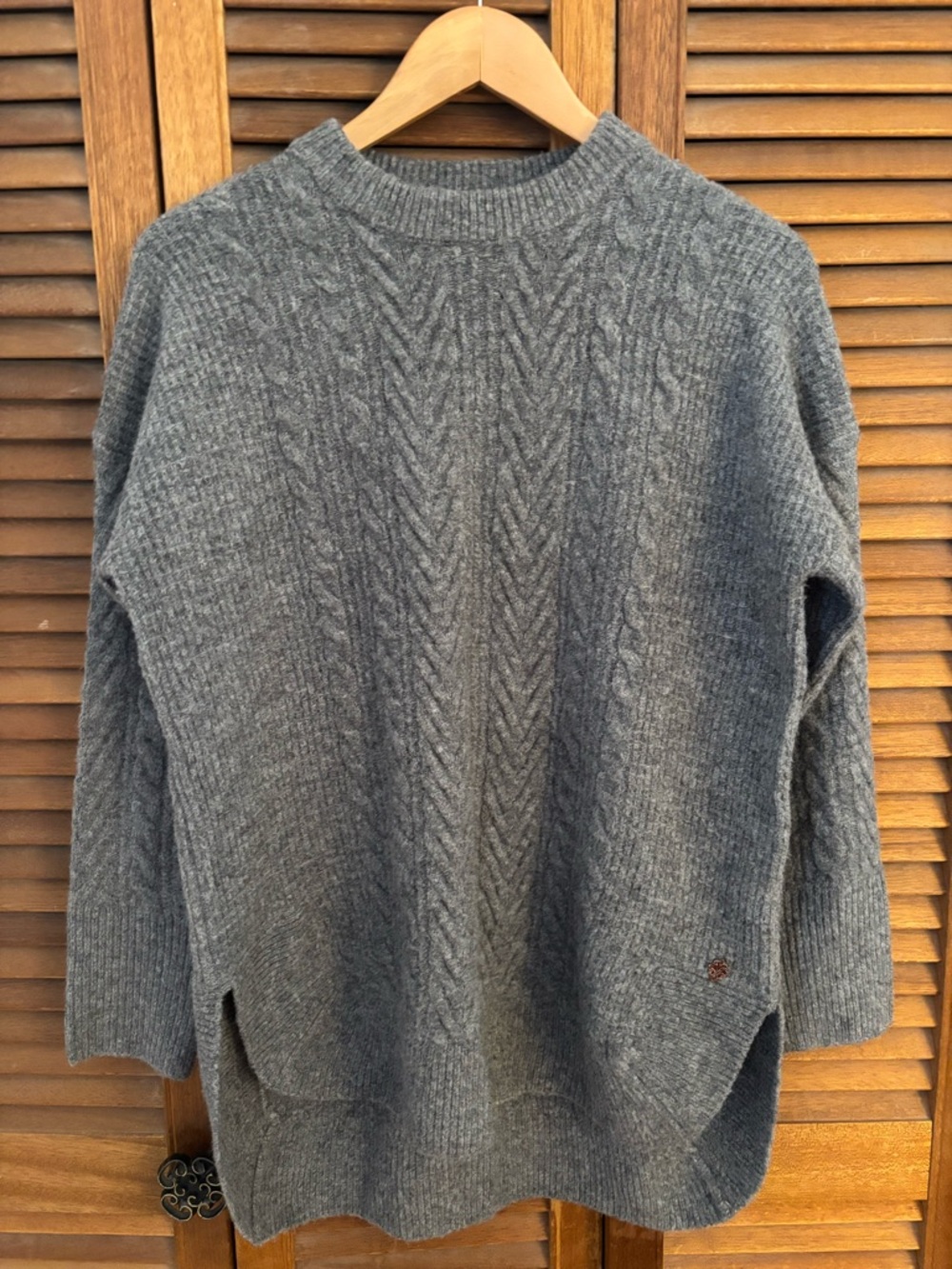 Hatley womens Gray Cable-Knit Crewneck Sweater. Oversized. Size small.